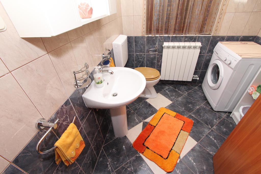 Rooms And Apartment Sanja Rovinj Exterior photo